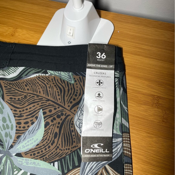 NWT O’Neill CRUZER 19" BOARDSHORTS - Picture 2 of 9